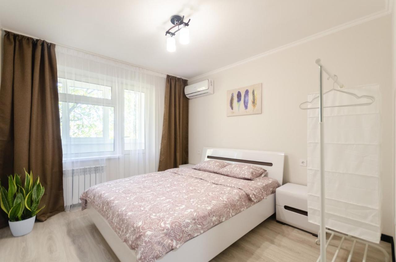 Artal Apartment On Obolonskaya Square 1 Kyiv Exterior foto